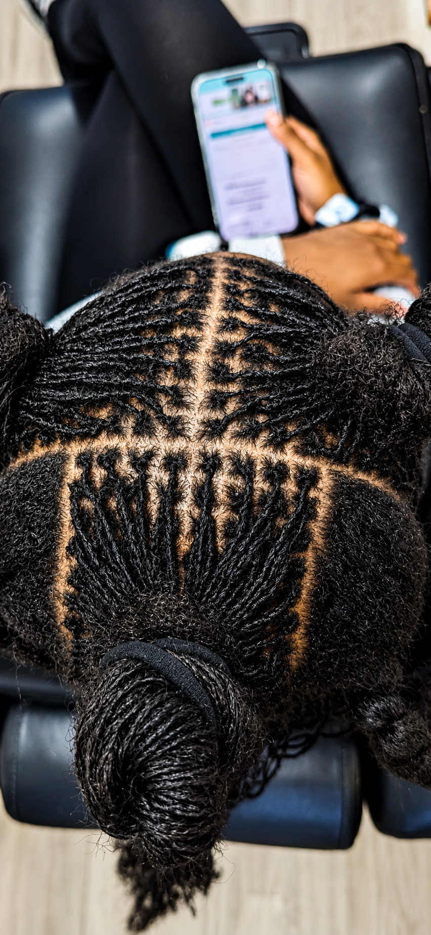 Top-down view of freshly retightened microlocs Trendylocs precision